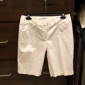 BCBG WHITE WOMENS SHORTS LIKE NEW